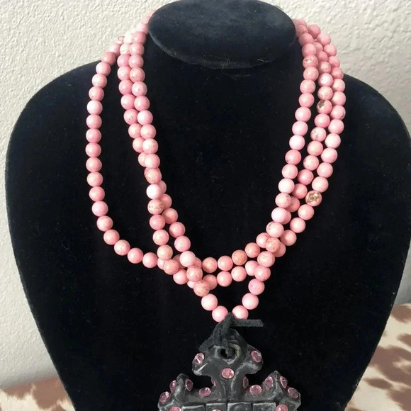 Pink Necklace with black cross. Adjustable length - Picture 4 of 4